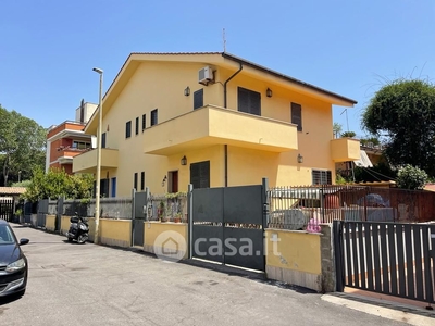 Casa Bi/Trifamiliare in Vendita in Via Punta Sant'Elia a Roma