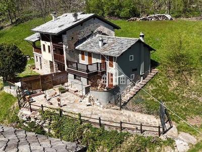 Casa indipendente in vendita a Castelnuovo Nigra