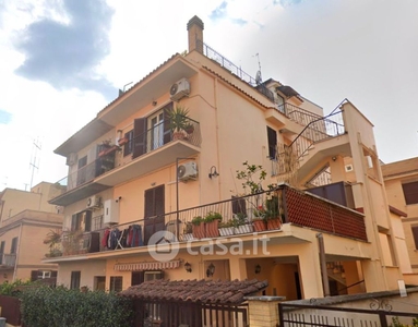 Casa indipendente in Vendita in Via Ruggerone da Palermo a Palermo