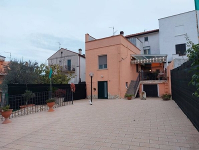 Casa semi indipendente in Via Ferdinando Galiani 9 a Castel Frentano