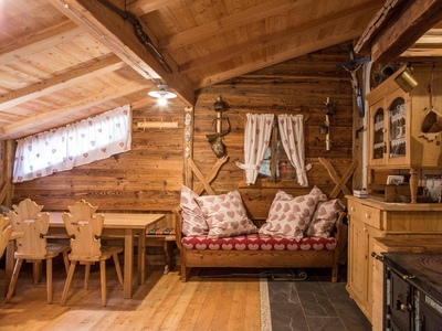 Chalet 'Chalet Masi Stablo Ghimpel' con vista sulle montagne e Wi-Fi