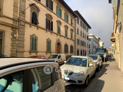 Negozio/Locale commerciale in Vendita in Via Gioacchino Rossini a Firenze