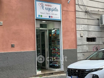 Negozio/Locale commerciale in Vendita in Via Macedonio Melloni a Napoli