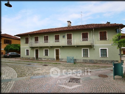 Palazzo in Vendita in Strada Comunale di Mirafiori 33 a Torino