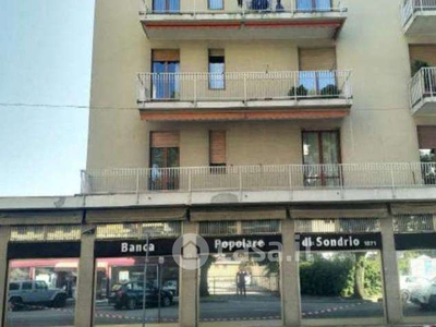 Palazzo in Vendita in Via Due Giugno 8 a Milano