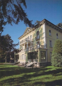 Palazzo / Stabile in vendita a Roè Volciano