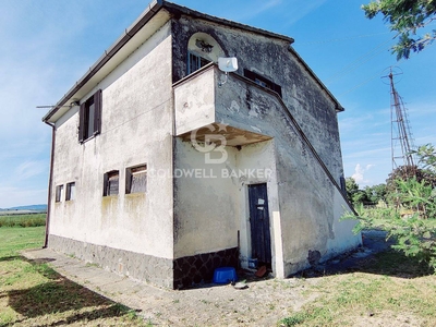 Rustico/Casale/Corte in vendita a Montalto di Castro