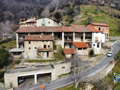 Rustico / Casale in vendita a Adrara San Martino