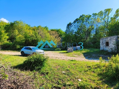 Terreno con giardino in pianoro, Ascoli Piceno