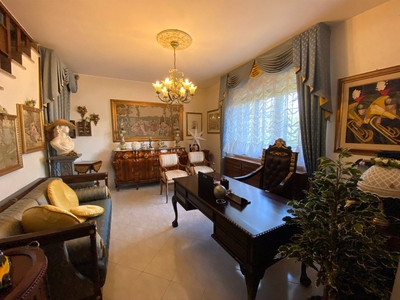 Villa a Schiera in vendita a Montefiascone