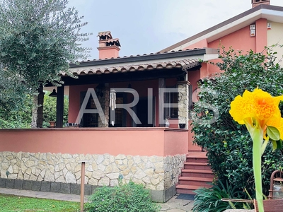 Villa Bifamiliare in vendita a Roma - Zona: 38 . Acilia, Vitinia, Infernetto, Axa, Casal Palocco, Madonnetta