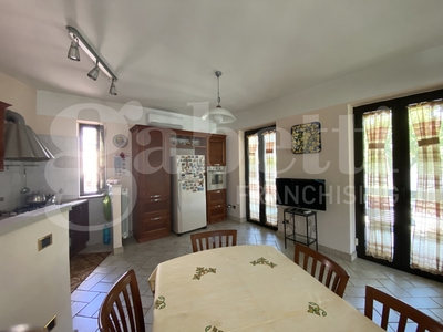 Villa di 200 mq in vendita - Formia