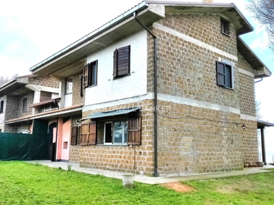 Villa in vendita a Bagnoregio - Zona: Capraccia