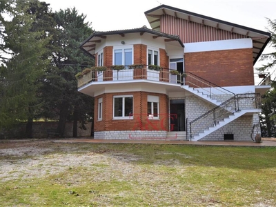villa in vendita a Gualdo