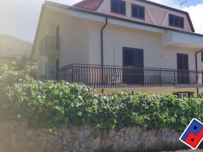 villa in vendita a Querce