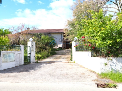 Villa in vendita a Sant'Omero