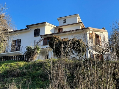 Villa in vendita a Vicovaro