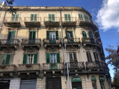 Appartamento in Via Fossata 4 in zona c. Storico: Duomo, Via Garibaldi, C.so Cavour a Messina