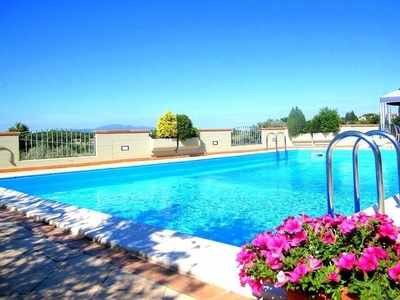 Azzurro Appartamento-Agriturismo con piscina aria condiz nel cuore della Toscana