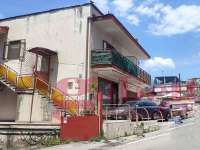 Box / Garage in vendita a Trecase