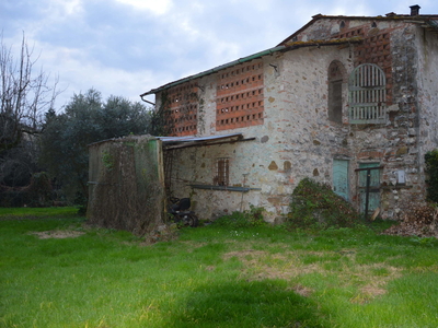 Casa indipendente con giardino in via sant'angelo, Lucca