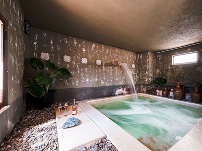 Romantici trulli con area relax, idromassaggio, sauna e piscina privata