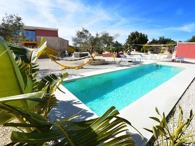Villa con piscina privata, Jacuzzi e parco giochi