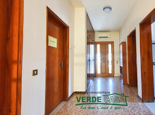 Altivole - ZONA CENTRO VENDESI CASA INDIPENDENTE CON GIARDINO PRIVATO