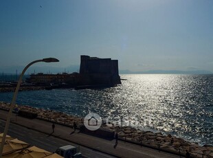 Appartamento in Vendita in Via Chiatamone a Napoli