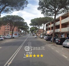 Appartamento in Vendita in Via Ermanno Wolf Ferrari a Roma