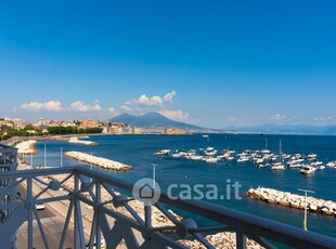 Appartamento in Vendita in Via Francesco Caracciolo 26 a Napoli