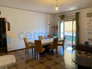 Appartamento Quadrilocale in vendita a Palermo