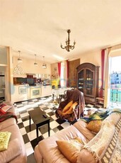 Appartamento Trilocale in ottime condizioni in vendita a Sarzana