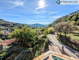 Casa indipendente con terrazzo, Fosdinovo carignano