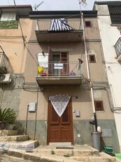 Casa Indipendente in Vendita ad Roccapalumba - 70000 Euro