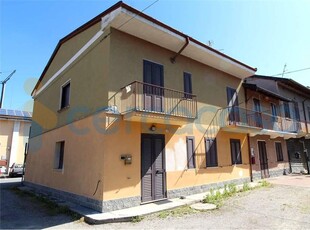 Casa semi indipendente in vendita in Via Dell'oncia 2, Borgolavezzaro