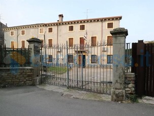 Casa singola da ristrutturare in vendita a San Giovanni Lupatoto