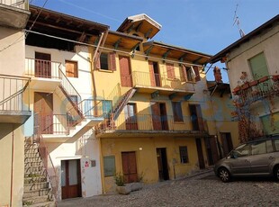 Casa singola da ristrutturare, in vendita in Piazza Venezia, Ranco