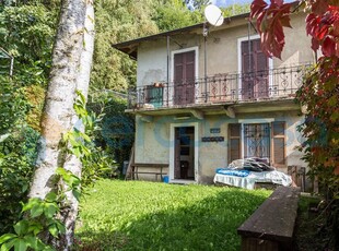 Casa singola in vendita in Viale De Gasperi 1, Armeno