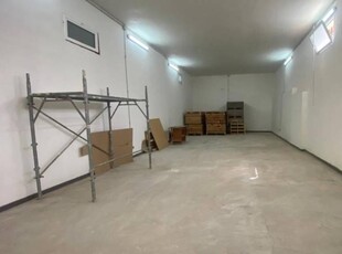 magazzino-laboratorio in affitto a Palermo