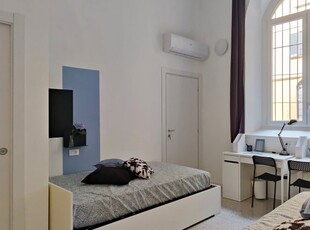 Posti letto in affitto in appartamento con 4 camere a Milano