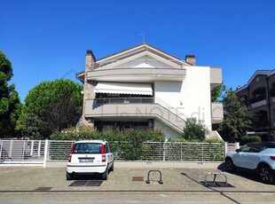 Quadrilocale con terrazzo, Cervia tagliata