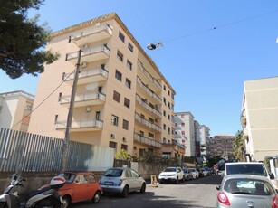 Quadrilocale vista mare, Catania zona ambasciatori - via e. d'angi?