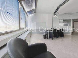 ufficio in Affitto ad Modena - 950 Euro