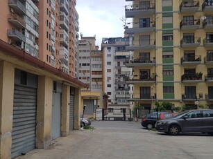 Vendita Garage / Posto auto, in zona DE GASPERI, PALERMO