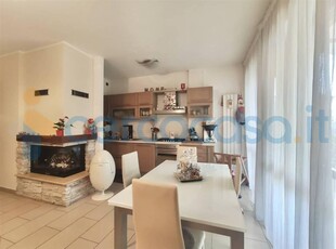 Villa a schiera in ottime condizioni in vendita a Sarzana