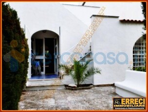 Villa a schiera in vendita in Cala Di Rosa Marina 345, Ostuni