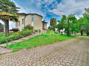 Villa in vendita a Cornate d'Adda