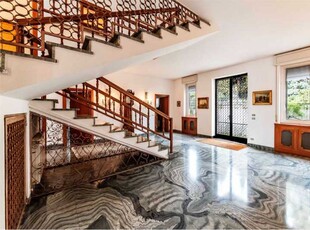 villa in Vendita a Inverigo - 550000 Euro
