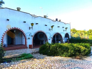 Villa in vendita a Neviano